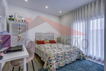 Moradia T4 para Venda em Santa Iria de Azoia, São João da Talha e Bobadela