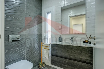 Moradia T4 para Venda em Santa Iria de Azoia, São João da Talha e Bobadela