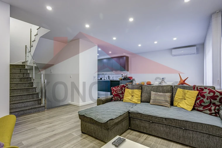 Moradia T4 para Venda em Santa Iria de Azoia, São João da Talha e Bobadela Foto 11