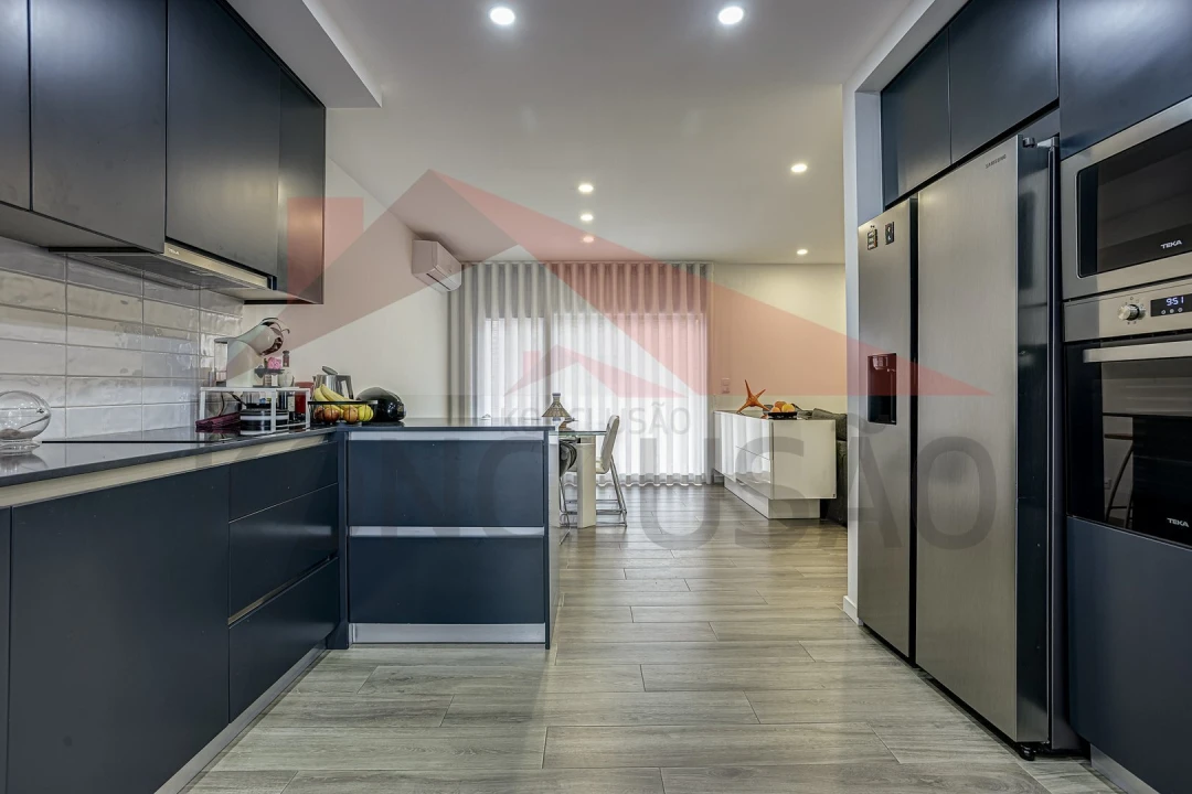 Moradia T4 para Venda em Santa Iria de Azoia, São João da Talha e Bobadela Foto 4