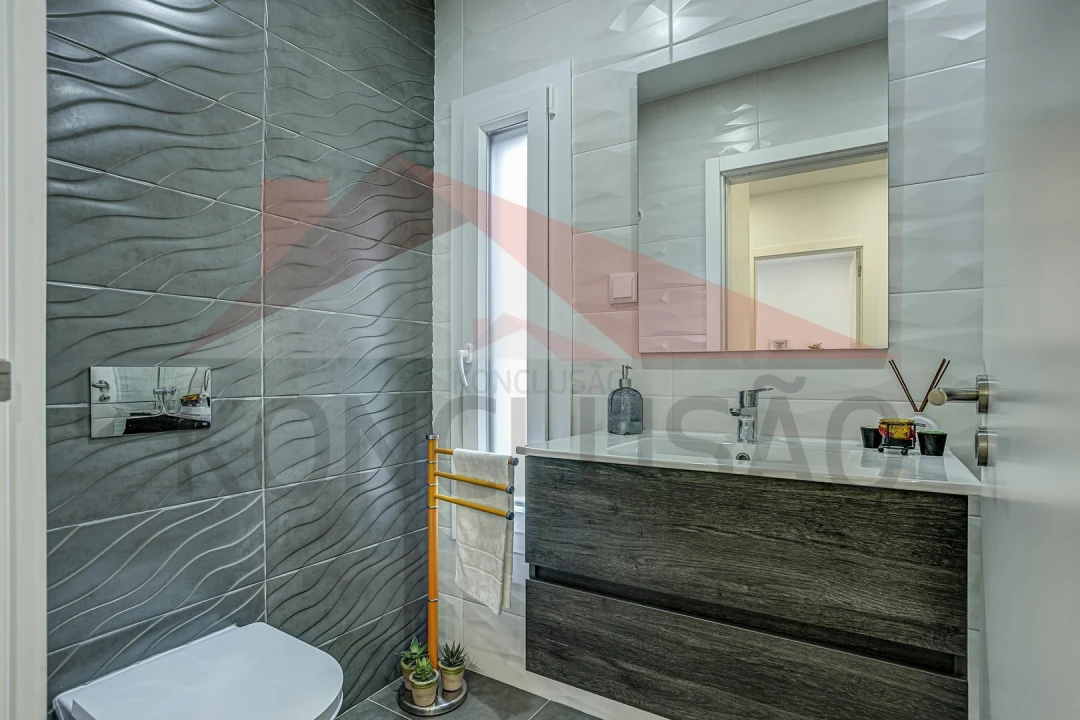 Moradia T4 para Venda em Santa Iria de Azoia, São João da Talha e Bobadela Foto 16