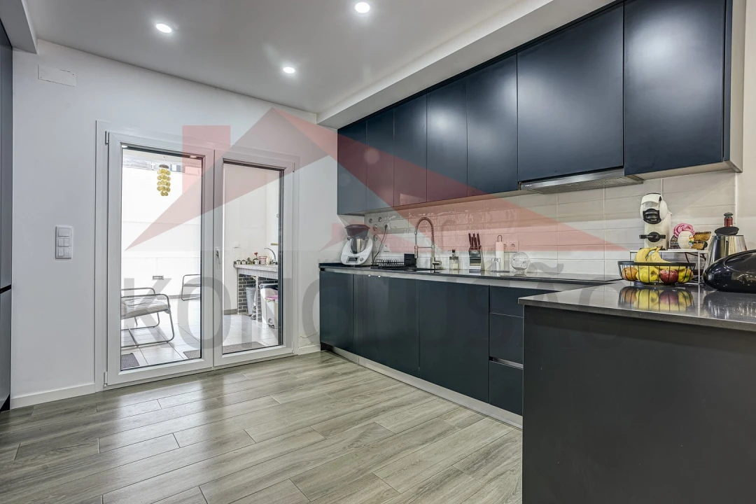 Moradia T4 para Venda em Santa Iria de Azoia, São João da Talha e Bobadela Foto 3