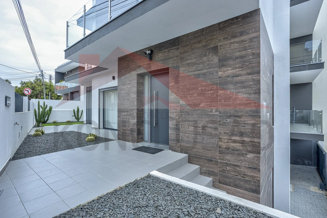 Moradia T4 para Venda em Santa Iria de Azoia, São João da Talha e Bobadela Foto 14