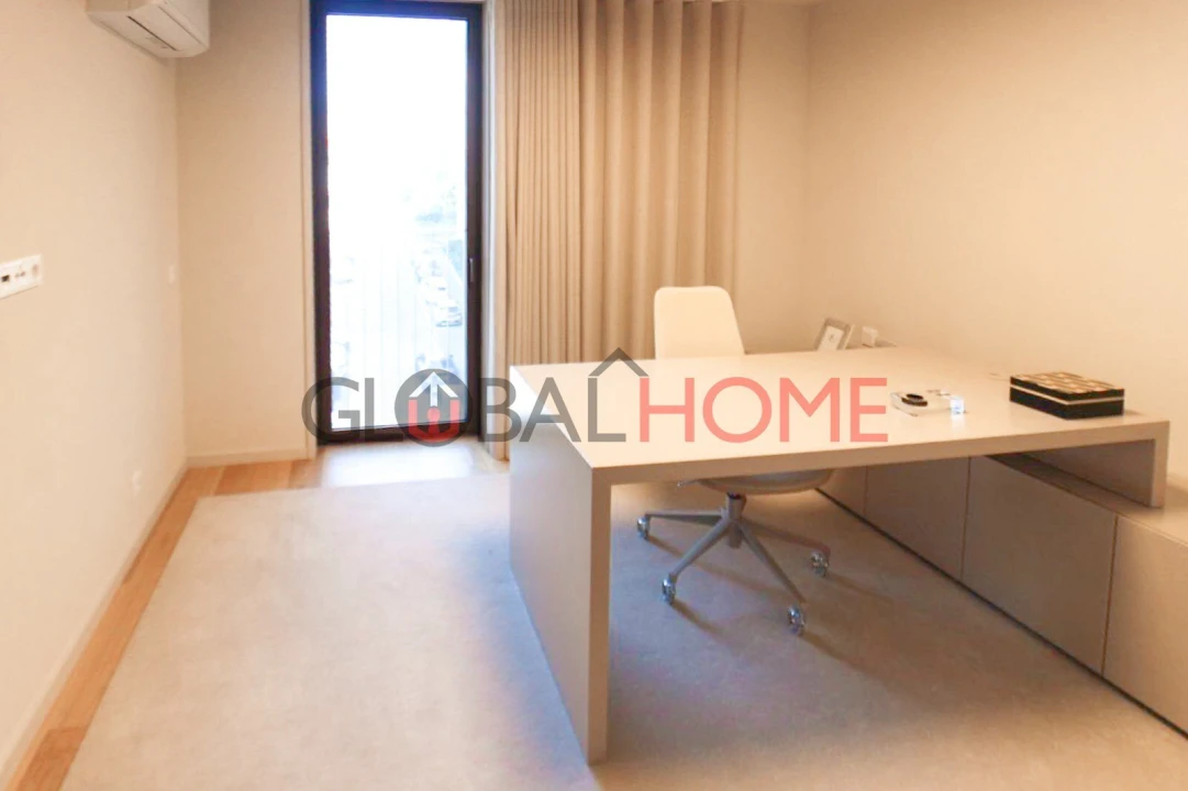 Apartamento T4 para Venda em Santa Marinha e São Pedro da Afurada Foto 3