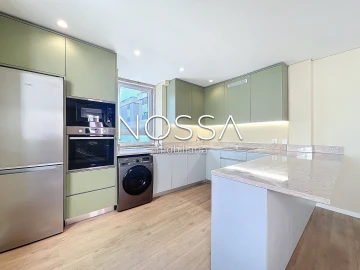 Apartamento T2 para Venda em Massamá e Monte Abraão