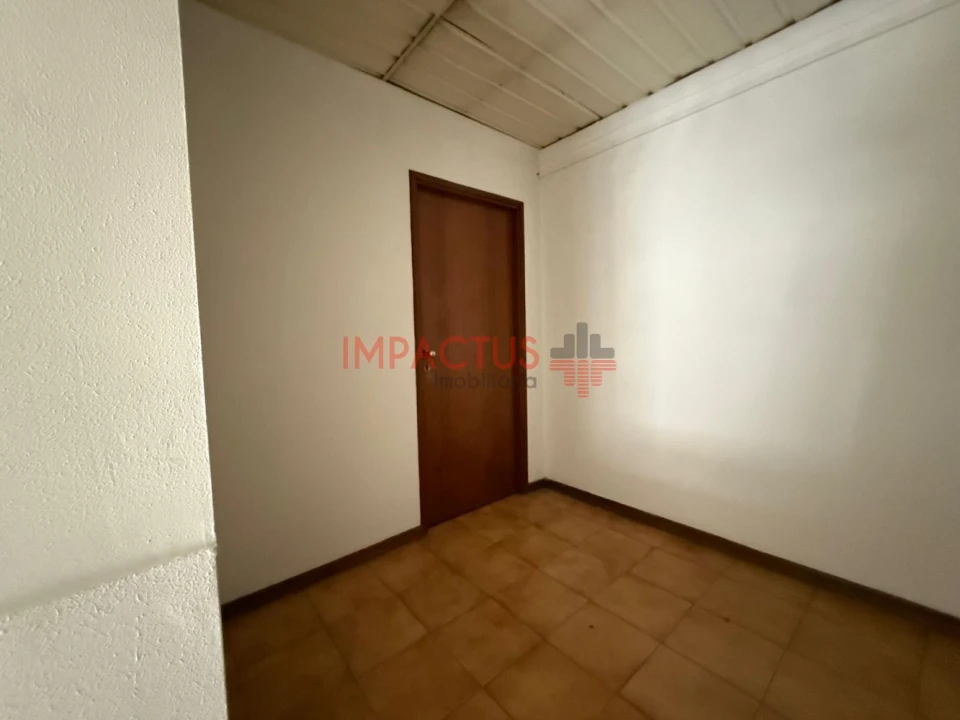 Loja para Arrendamento em Bougado (São Martinho e Santiago) Foto 4