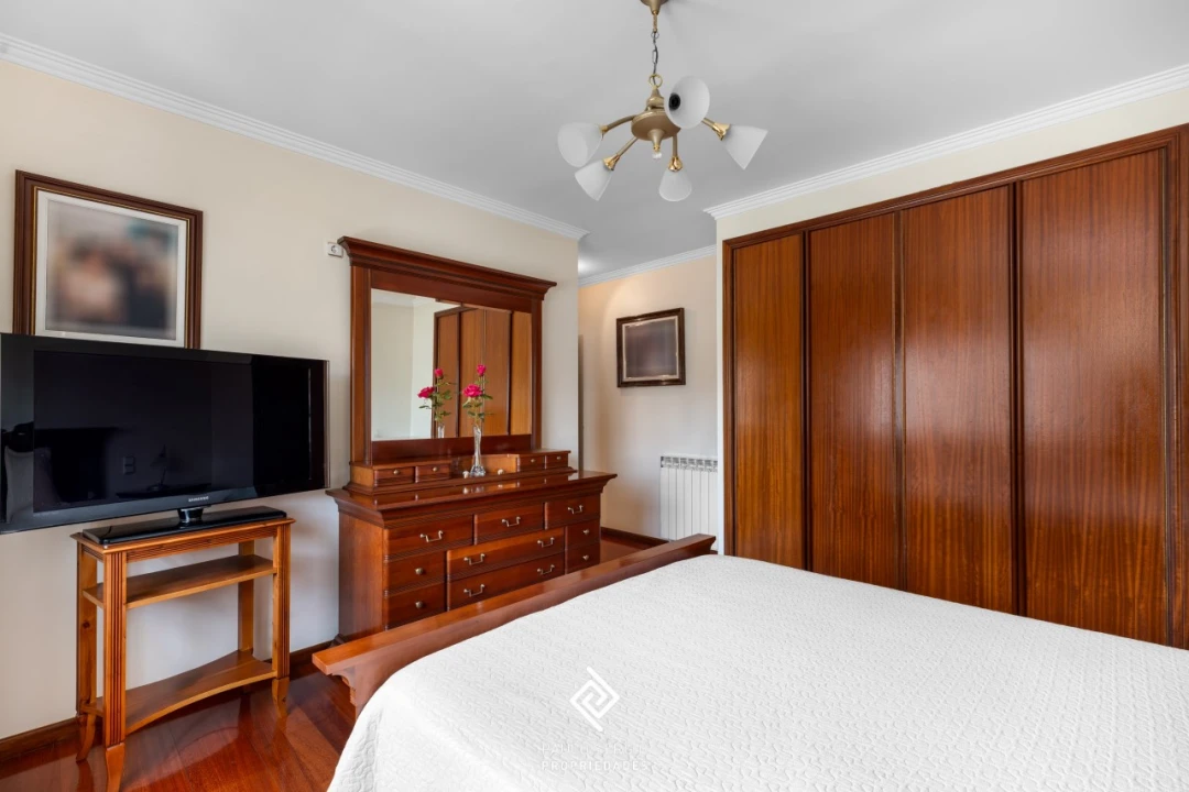 Moradia T3 para Venda em Serzedo e Perosinho Foto 12