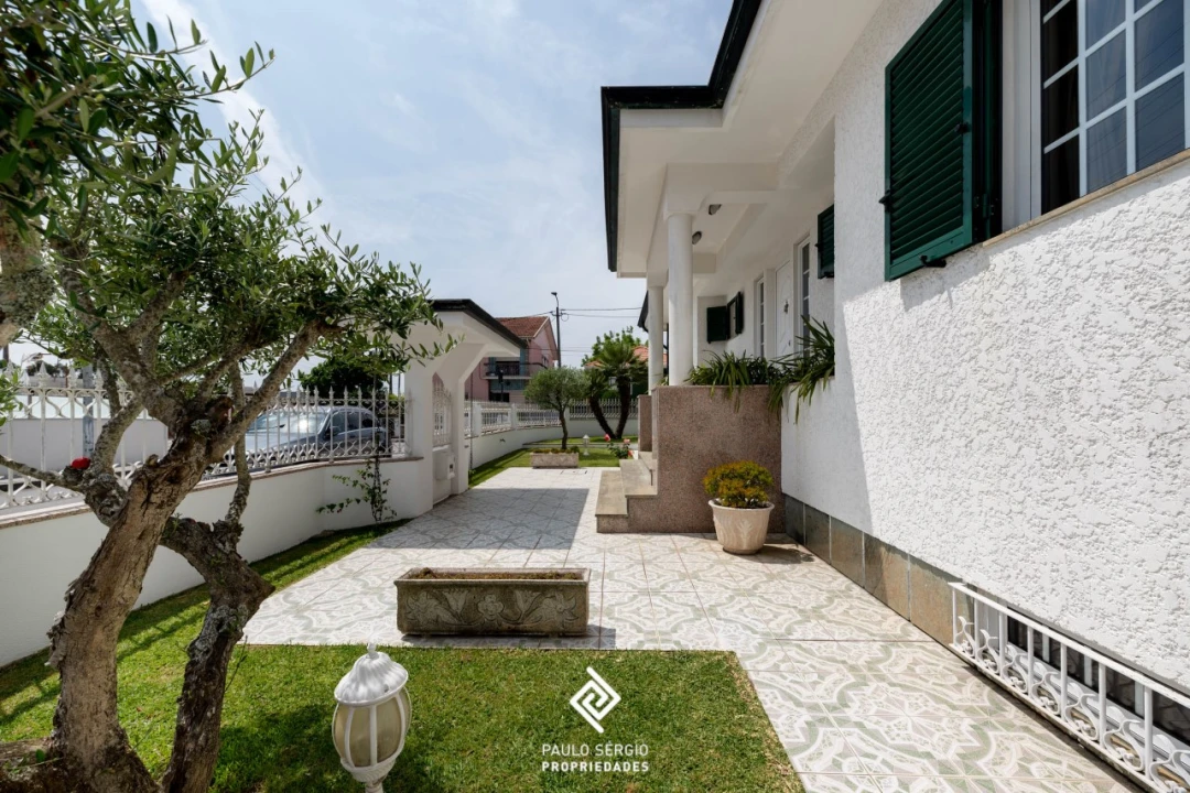 Moradia T3 para Venda em Serzedo e Perosinho Foto 29