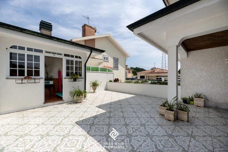 Moradia T3 para Venda em Serzedo e Perosinho Foto 9