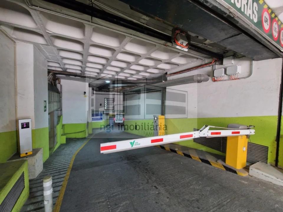 Garagem para Venda em Santa Maria Maior Foto 10