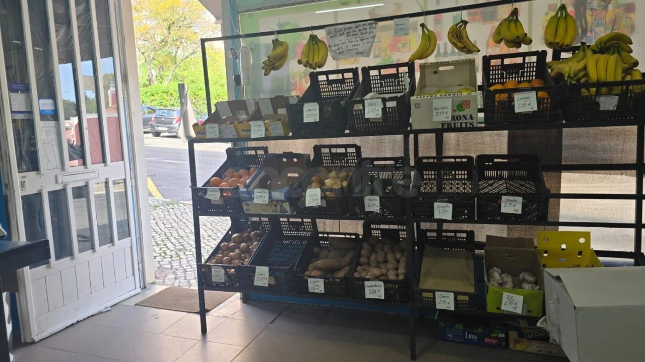 Loja para Trespasse em São Domingos de Benfica Foto 3