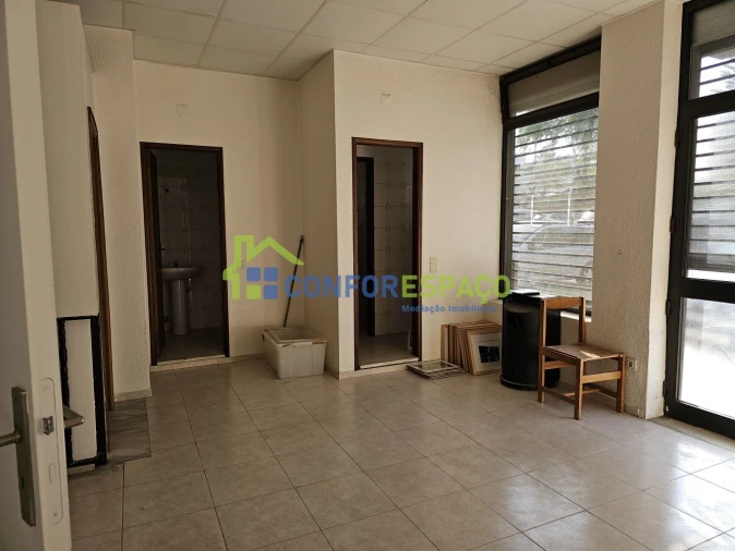Loja para Arrendamento em Castelo Branco Foto 5