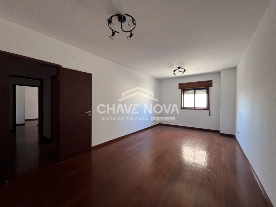 Apartamento T2 para Venda em Arcozelo Foto 1