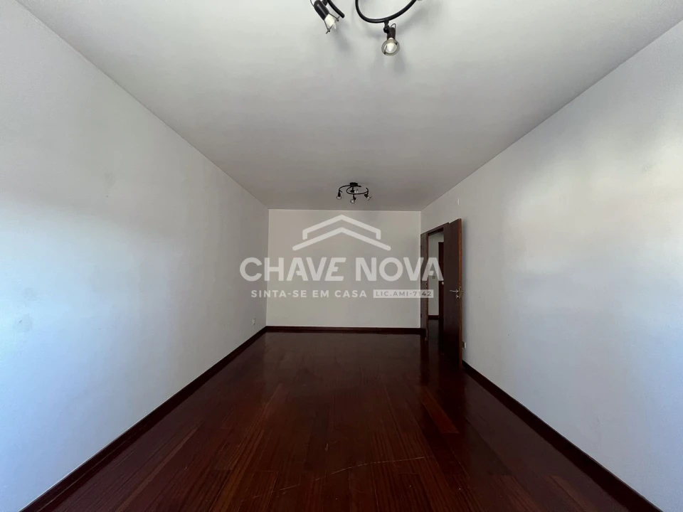 Apartamento T2 para Venda em Arcozelo Foto 4