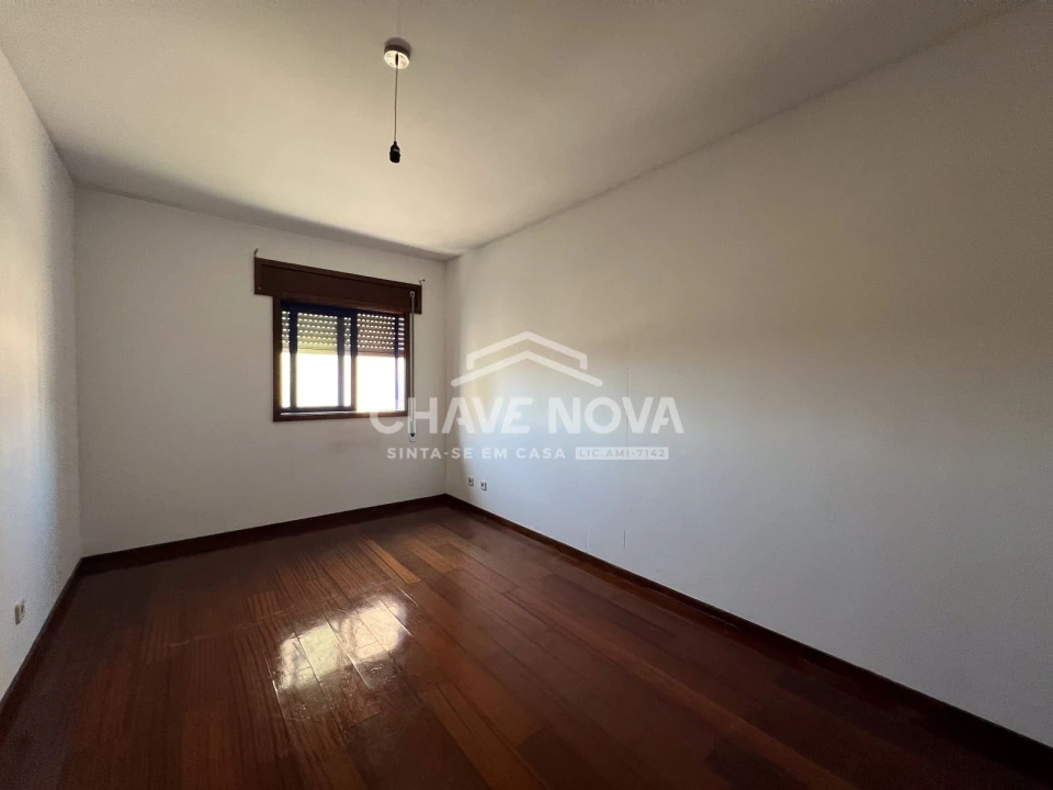Apartamento T2 para Venda em Arcozelo Foto 6