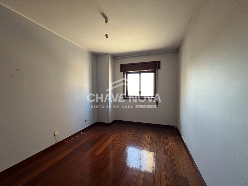 Apartamento T2 para Venda em Arcozelo Foto 7