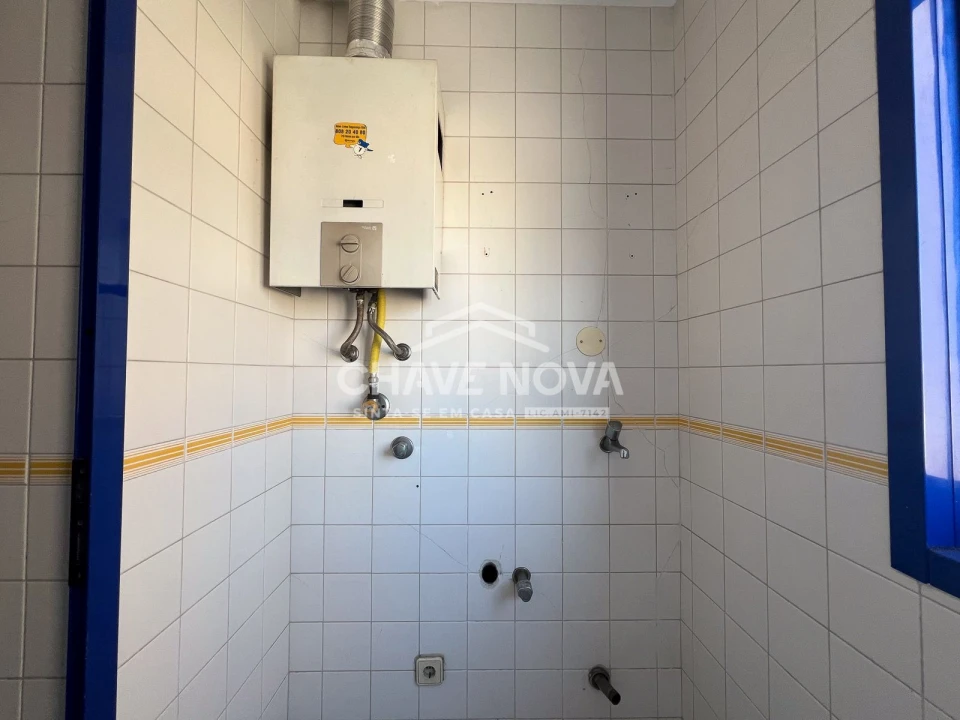 Apartamento T2 para Venda em Arcozelo Foto 11