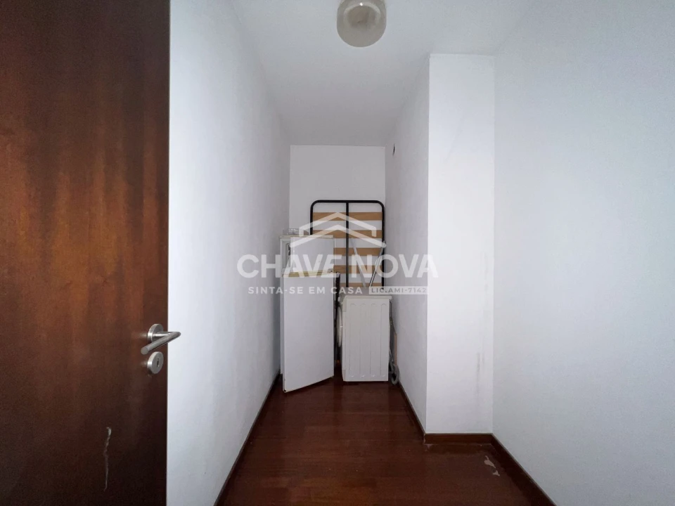 Apartamento T2 para Venda em Arcozelo Foto 13