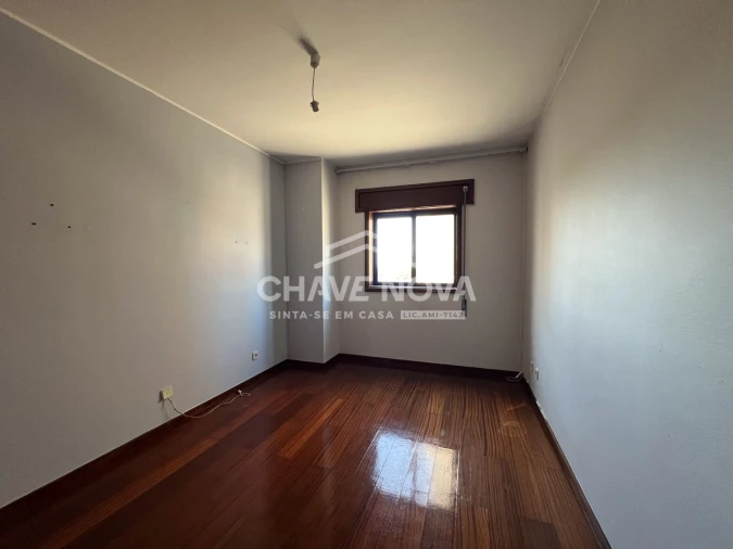 Apartamento T2 para Venda em Arcozelo Foto 7