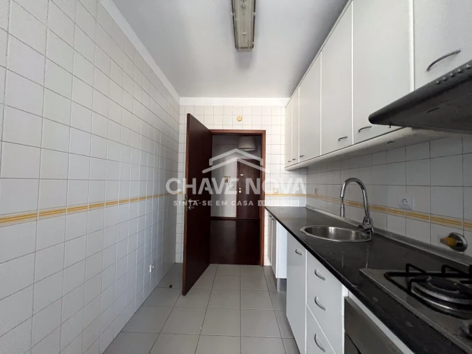 Apartamento T2 para Venda em Arcozelo Foto 12