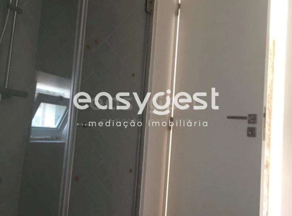 Apartamento T2 para Venda em Misericórdia Foto 9