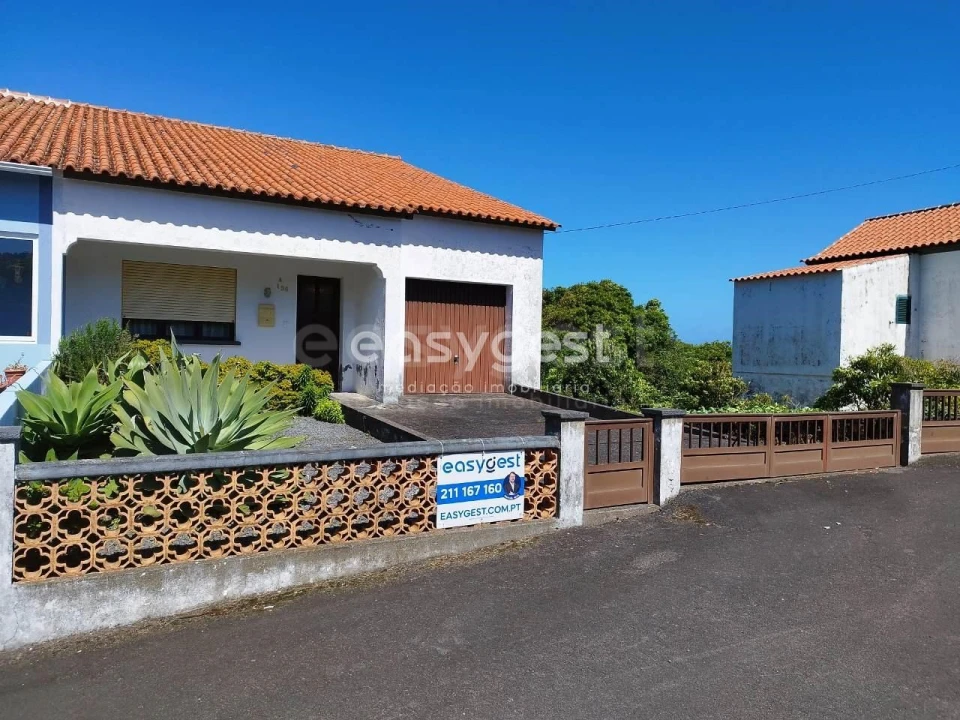 Moradia T5 para Venda em Biscoitos Foto 1
