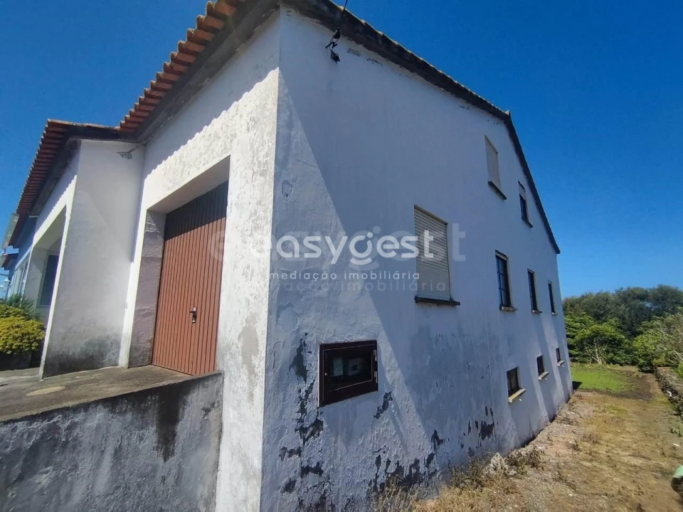 Moradia T5 para Venda em Biscoitos Foto 4