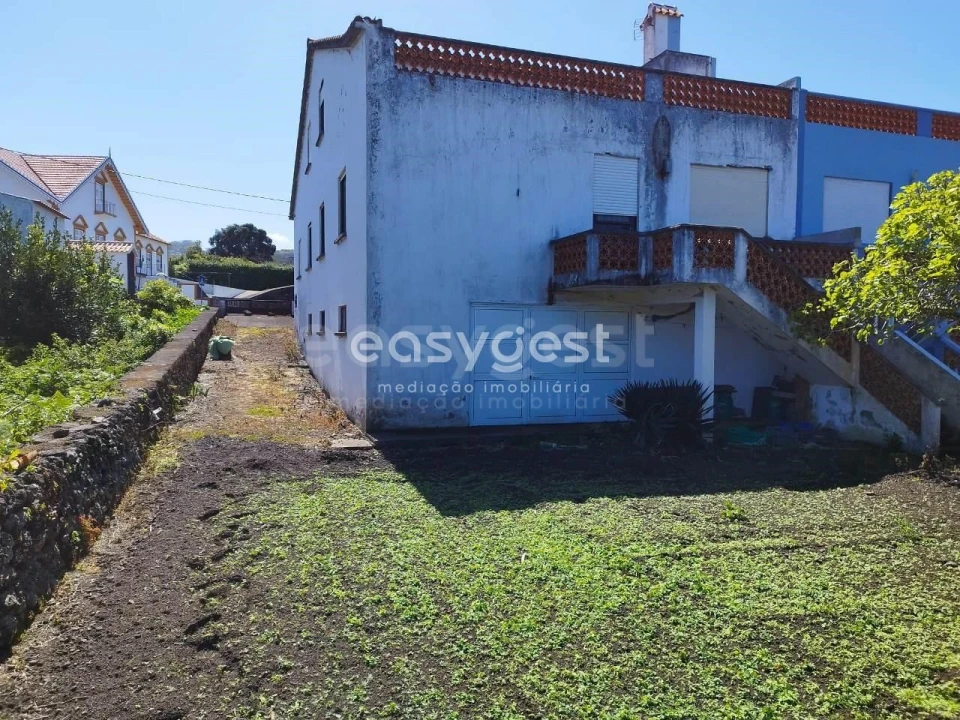 Moradia T5 para Venda em Biscoitos Foto 5