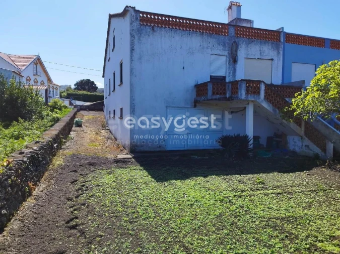 Moradia T5 para Venda em Biscoitos Foto 5