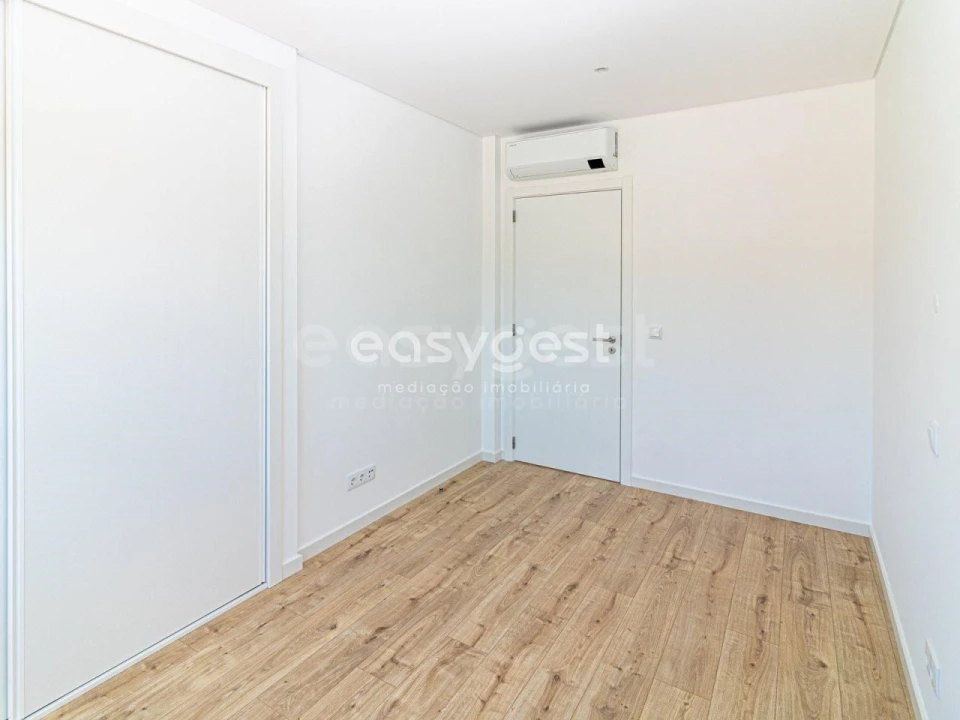 Apartamento T4 para Venda em Tavira (Santa Maria e Santiago) Foto 14