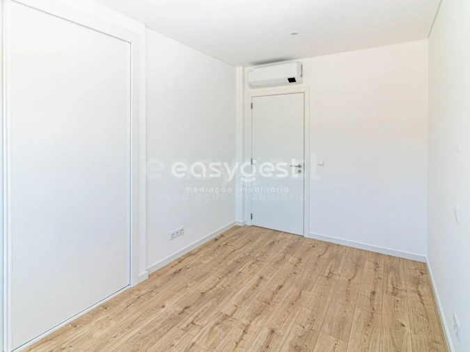 Apartamento T4 para Venda em Tavira (Santa Maria e Santiago) Foto 14