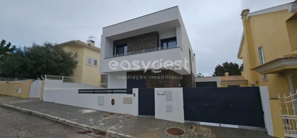 Moradia T4 para Venda em Amora