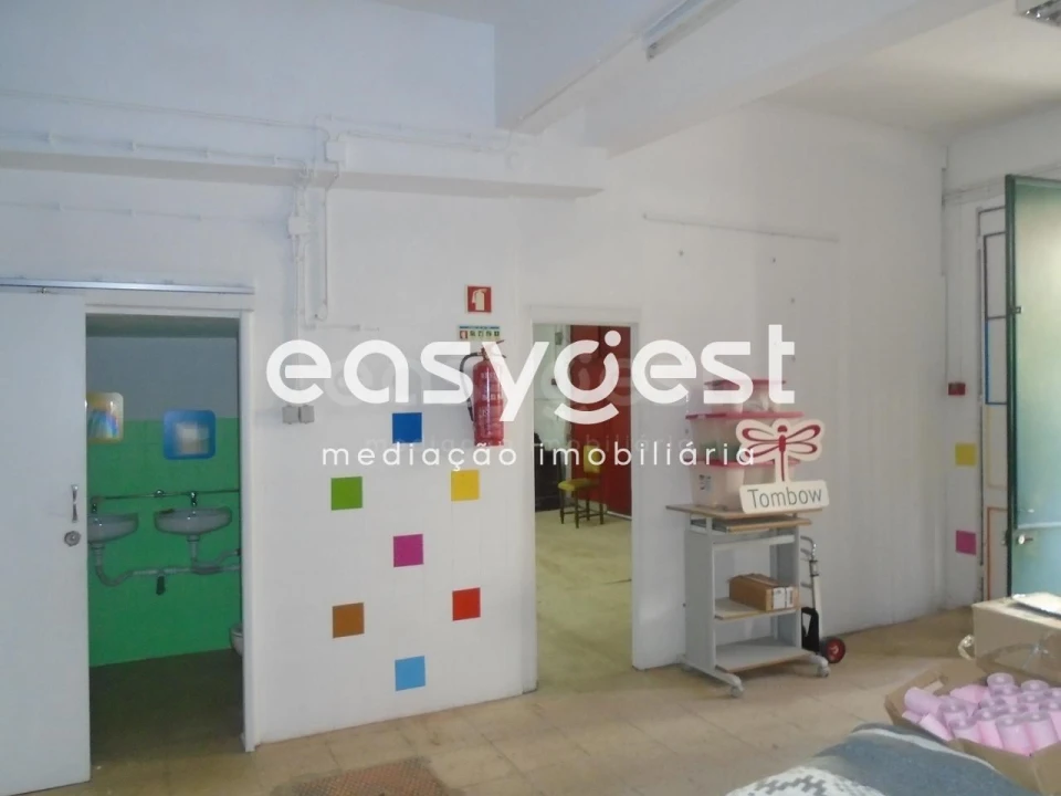 Armazém para Venda em Algés, Linda-A-Velha e Cruz Quebrada-Dafundo Foto 3