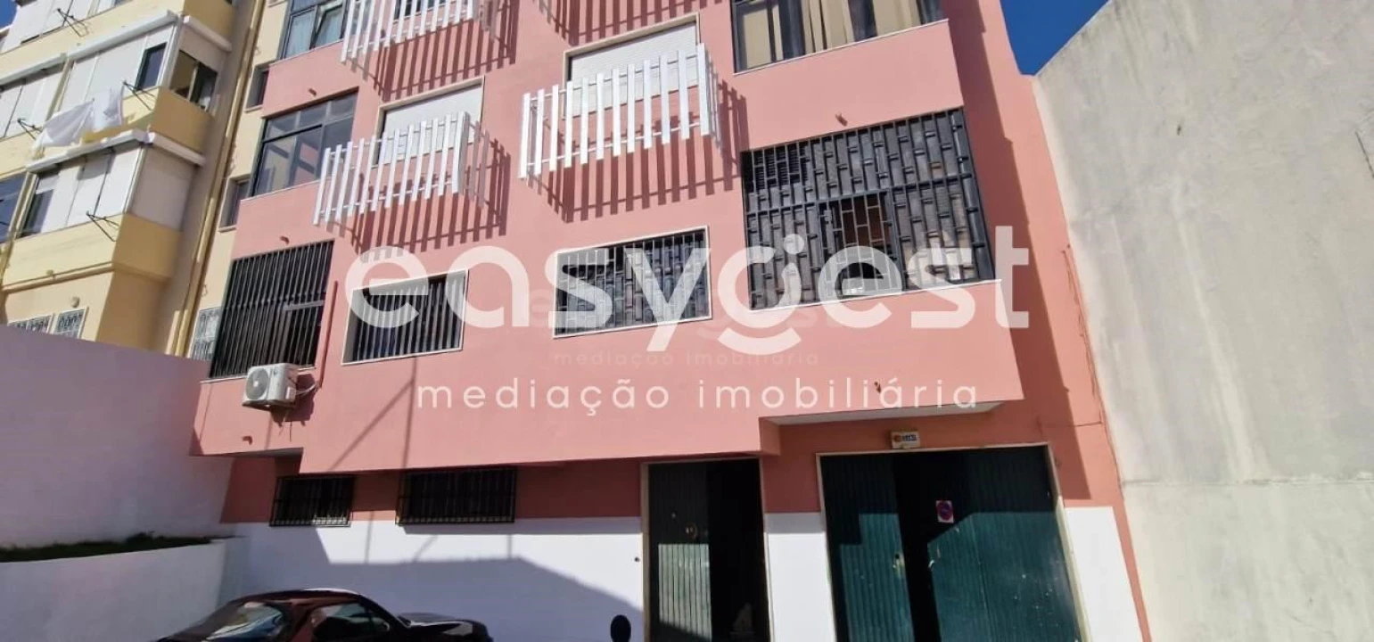 Armazém para Venda em Falagueira-Venda Nova Foto 1