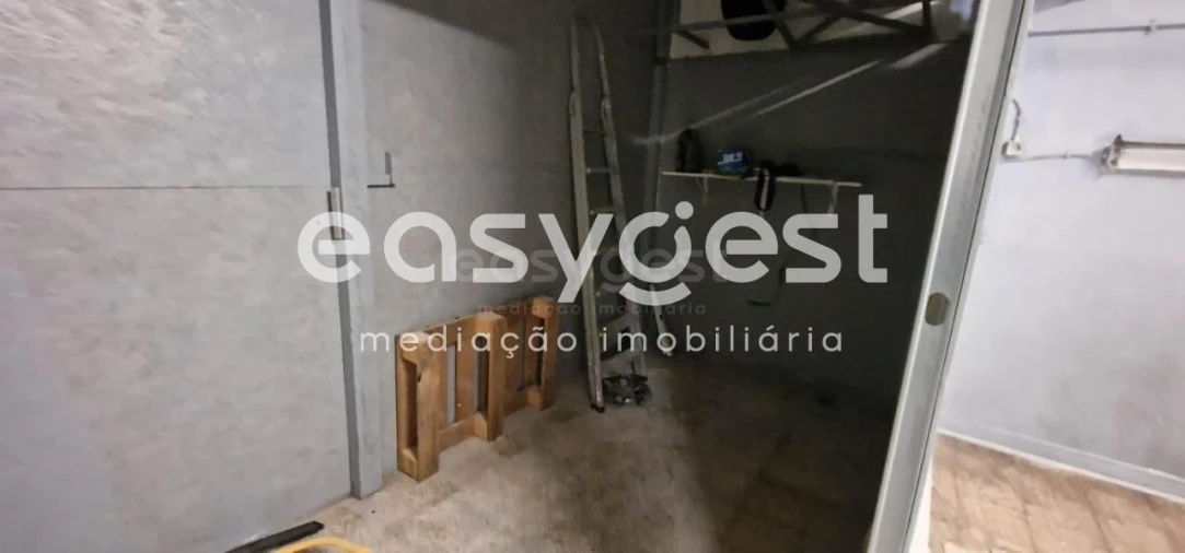 Armazém para Venda em Falagueira-Venda Nova Foto 7