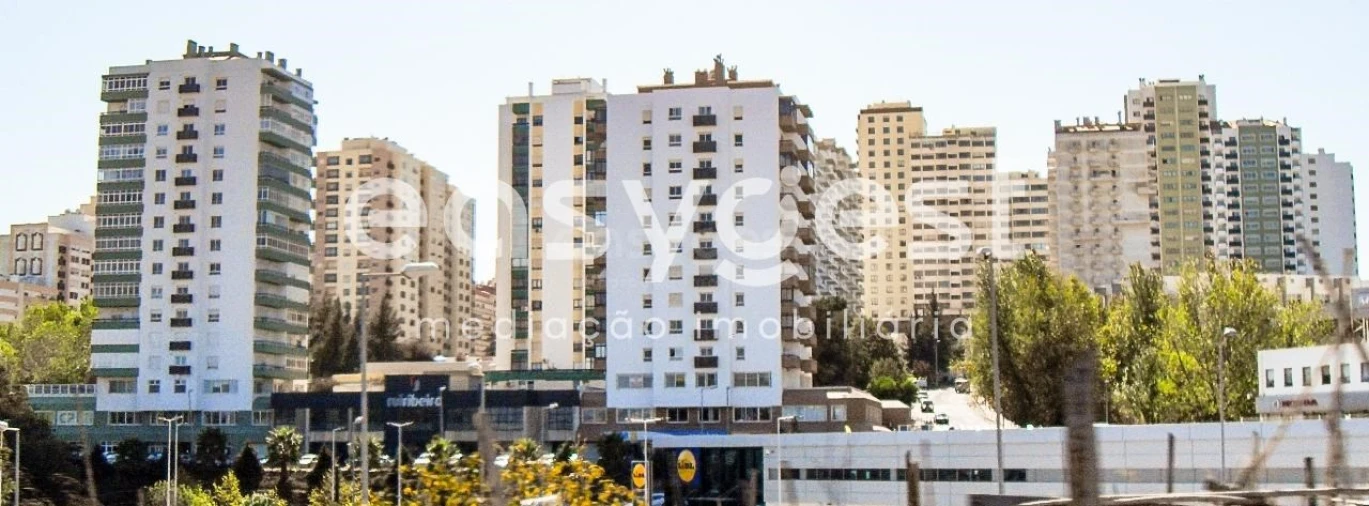 Armazém para Venda em Falagueira-Venda Nova Foto 12