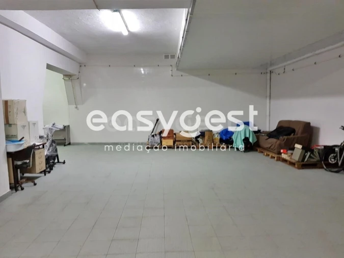 Armazém para Venda em Campo de Ourique Foto 5