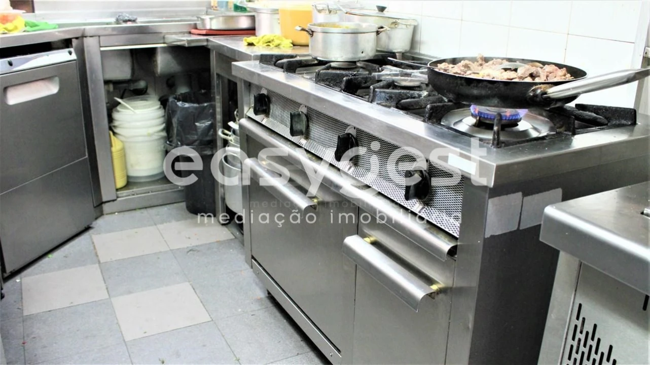 Loja para Venda em Alvalade Foto 4