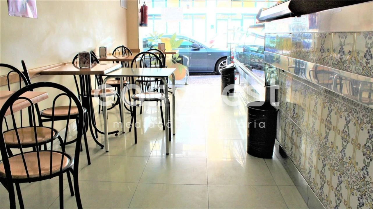 Loja para Venda em Alvalade Foto 5