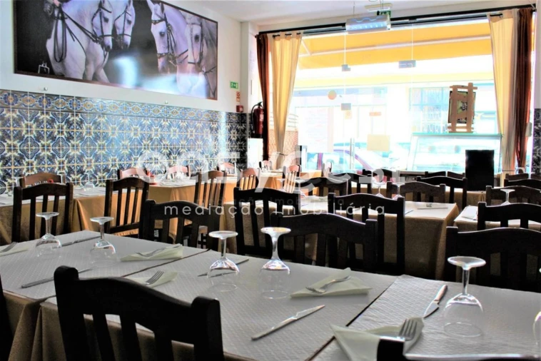 Loja para Venda em Alvalade Foto 2