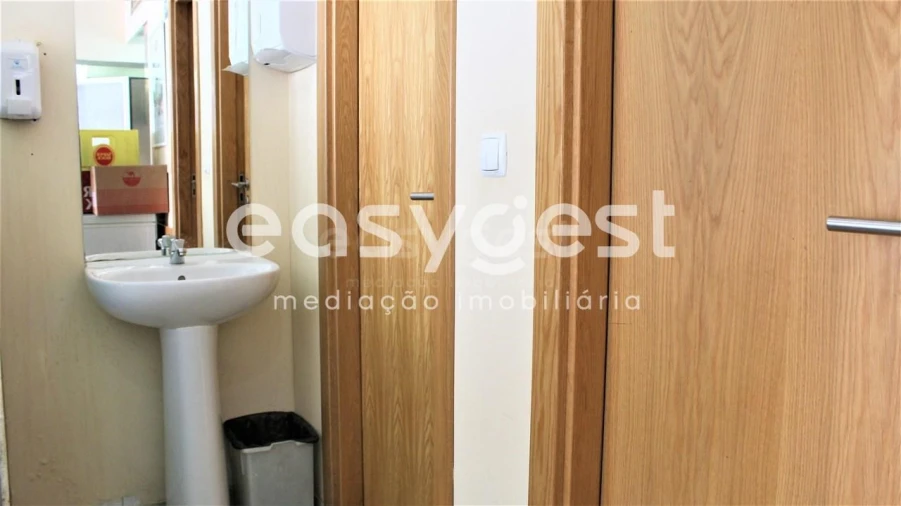 Loja para Venda em Alvalade Foto 6