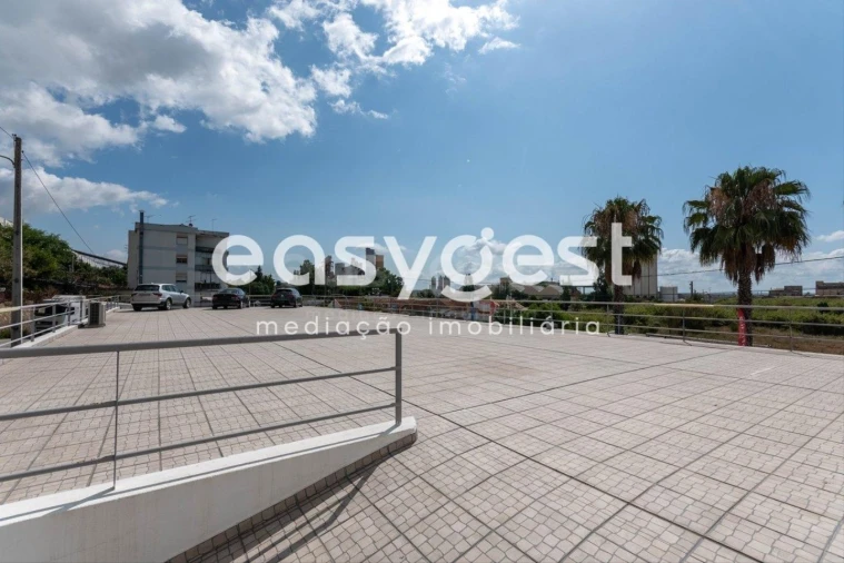 Prédio para Venda em Alverca do Ribatejo e Sobralinho Foto 14