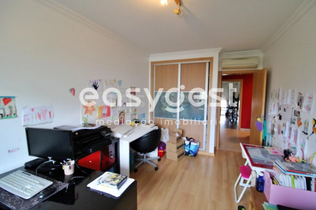 Apartamento T5 para Venda em Pegões Foto 8