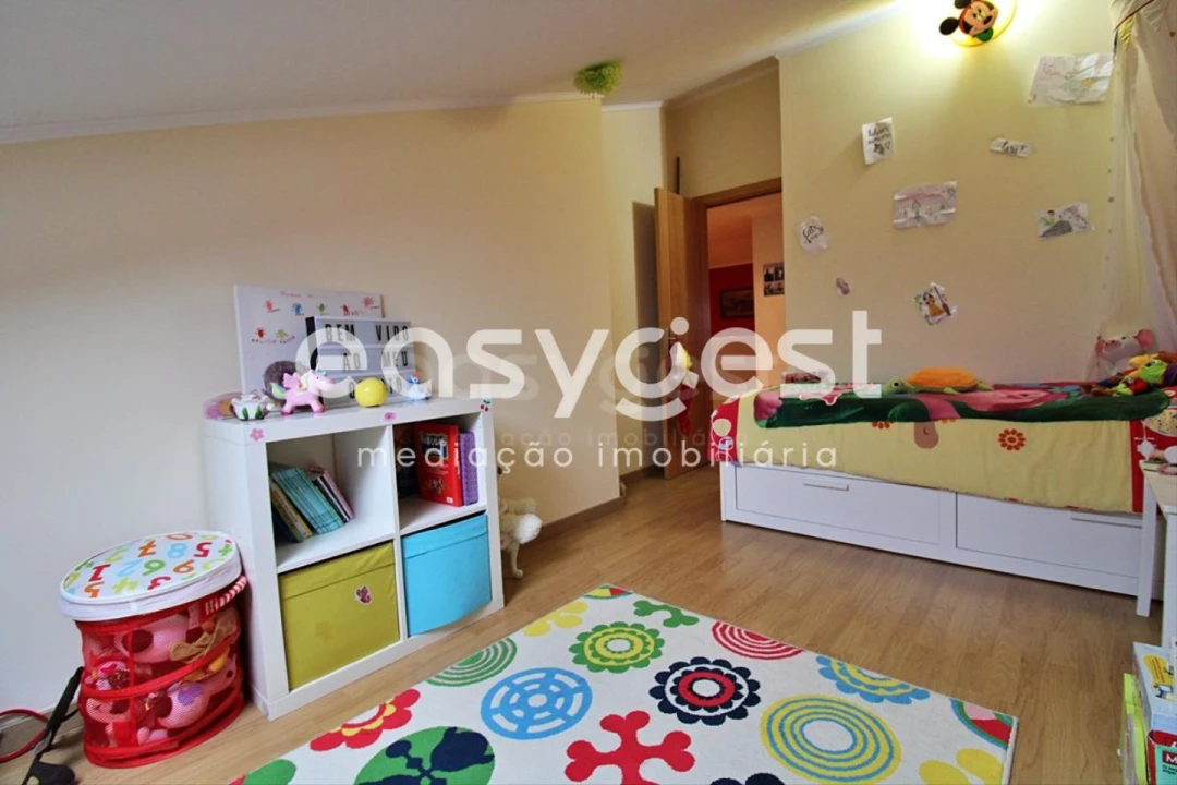 Apartamento T5 para Venda em Pegões Foto 17