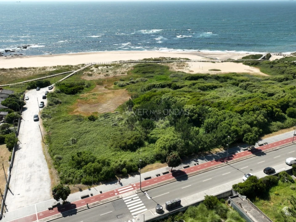 Terreno para Venda em Santa Marinha e São Pedro da Afurada Foto 1