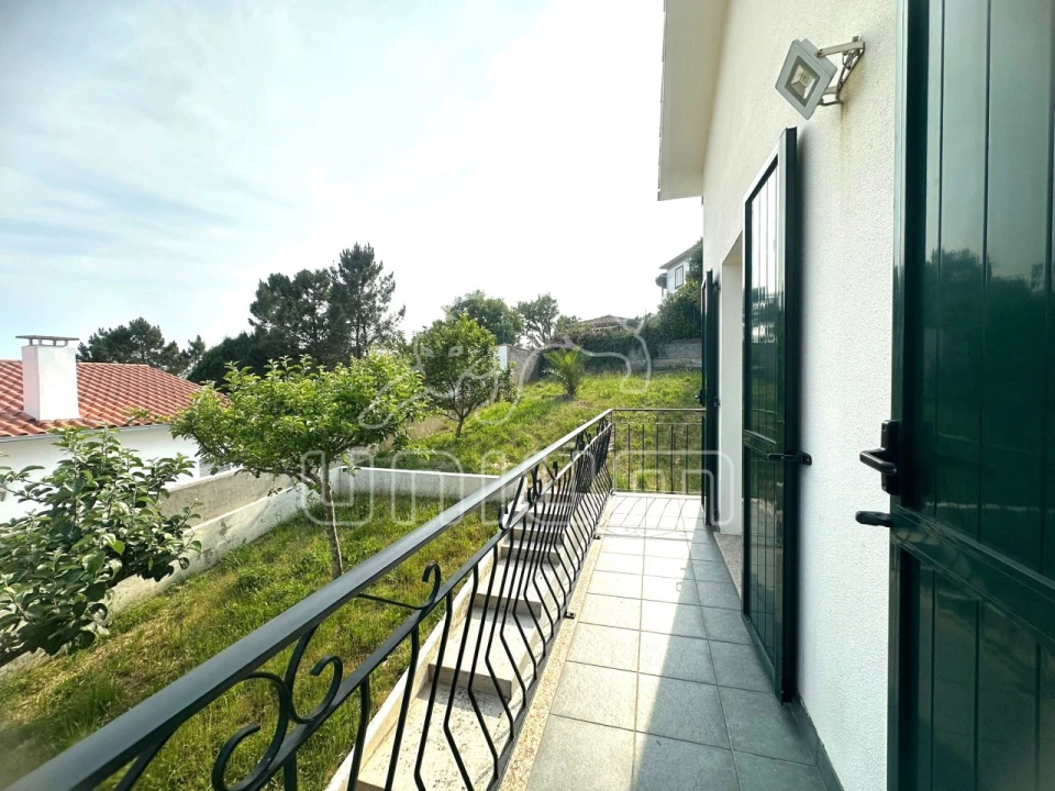 Moradia T5 para Venda em Vila Nova de Anha Foto 5