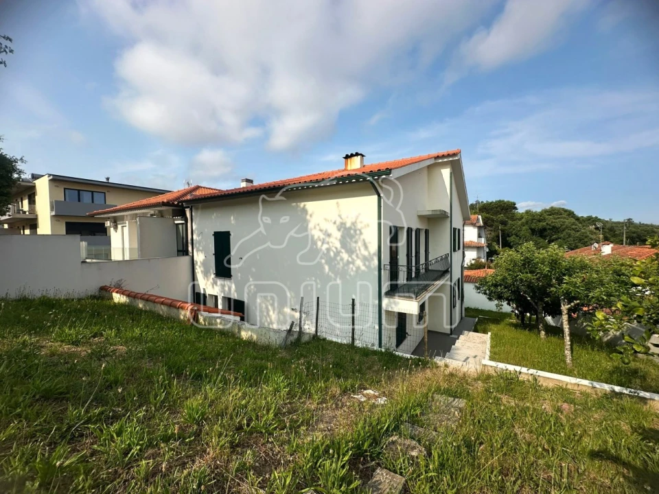 Moradia T5 para Venda em Vila Nova de Anha Foto 10