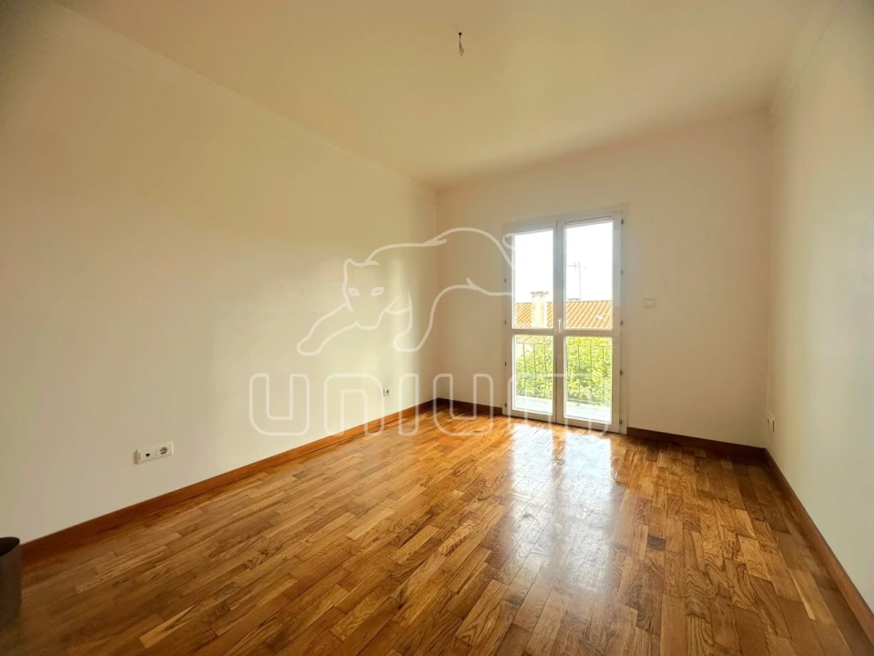 Moradia T5 para Venda em Vila Nova de Anha Foto 11