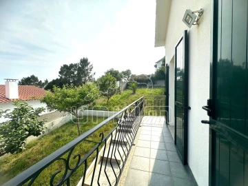 Moradia T5 para Venda em Vila Nova de Anha