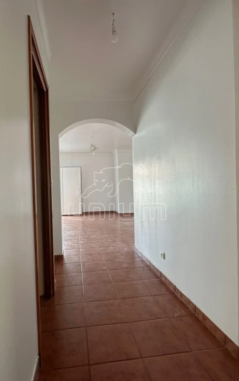 Moradia T5 para Venda em Vila Nova de Anha